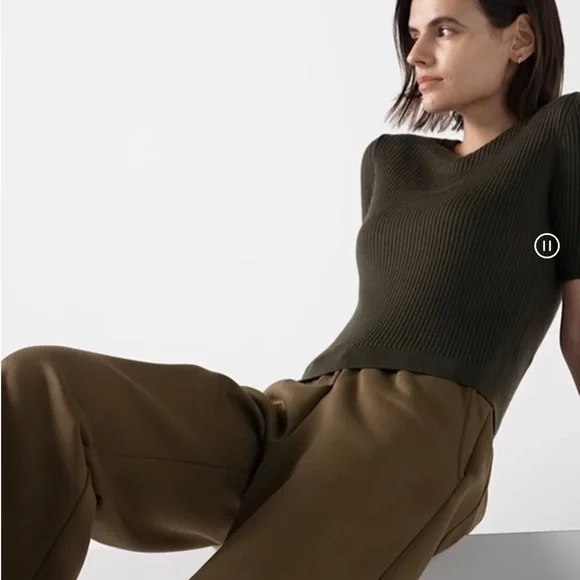 Uniqlo Merino Ribbed Sweater | Half Sleeve - Picture 2 of 6